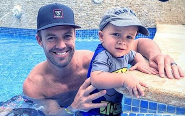 AB de Villiers and his son. (Photo Source: Twitter)