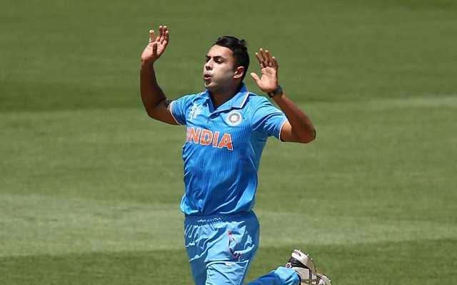 ADELAIDE, AUSTRALIA - FEBRUARY 08: Stuart Binny  of India reacts during the ICC Cricket World Cup warm up match between Australia and India at Adelaide Oval on February 8, 2015 in Adelaide, Australia.  (Photo by Morne de Klerk/Getty Images)