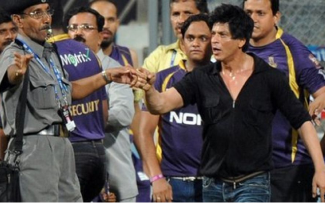 Shah Rukh Khan being stopped from entering Wankhede Stadium. (Photo via Getty Images)