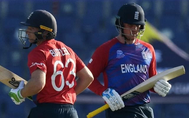Jos Buttler and Jason Roy. (Photo by INDRANIL MUKHERJEE/AFP via Getty Images)