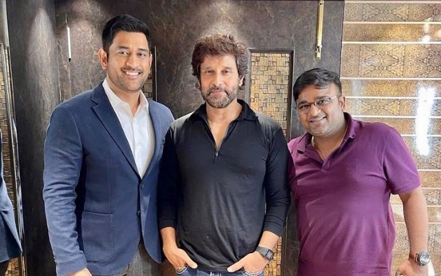 Dhoni With South Actor Vikram (Image Credit- Instagram)