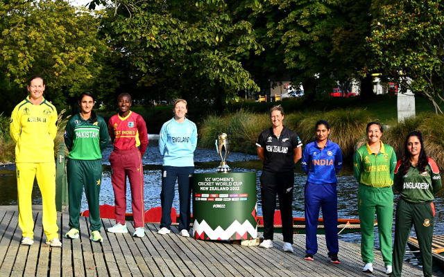 Women Captains Poses with the World Cup Trophy (Image Source: ICC Twitter)