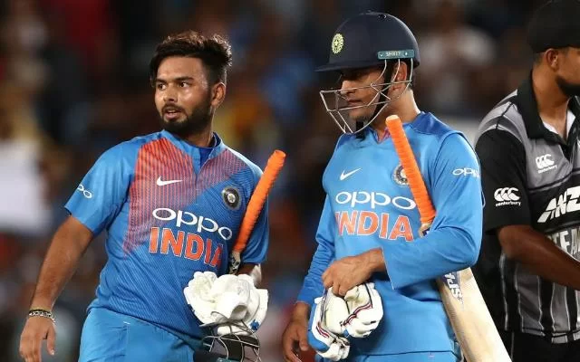 MS Dhoni and Rishabh Pant. (Photo by Hannah Peters/Getty Images)