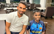 Sri Lanka captain Dasun Shanaka with young fan (Photo Source: Twitter/SriLankacricket)