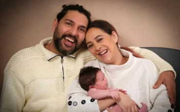 Yuvraj Singh with his family (Photo Source: Instagram/Yuvraj Singh)