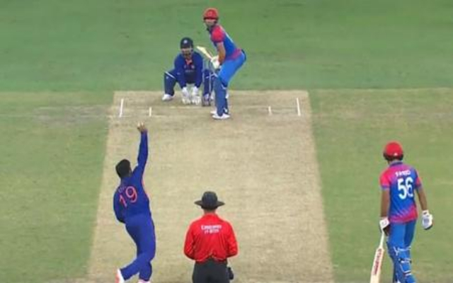 dinesh karthik bowling against afghanistan (pic source- twitter)