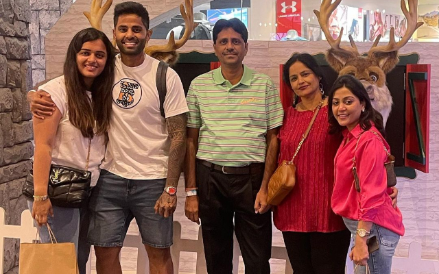 Suryakumar Yadav With Family (Image Credit- Instagram)