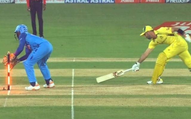 Dinesh Karthik and Glenn Maxwell (Image Source: Twitter)