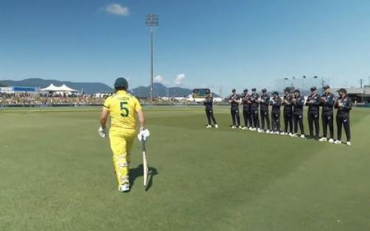 Aaron Finch and New Zealand Team. (Photo Source: Twitter/cricket.com.au)