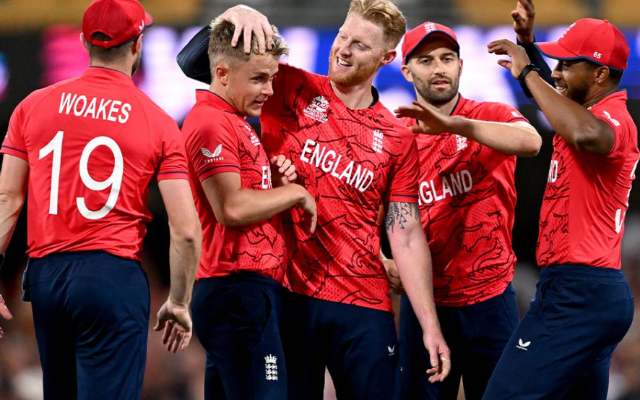 england team (pic source-twitter)