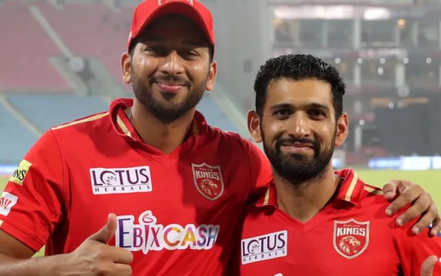 Shahrukh Khan And Sikandar Raza (Photo Source: Twitter)