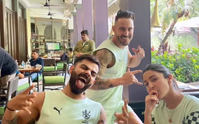 Virat Kohli, Faf Du Plessis and Anushka Sharma (Pic Source-Twitter)