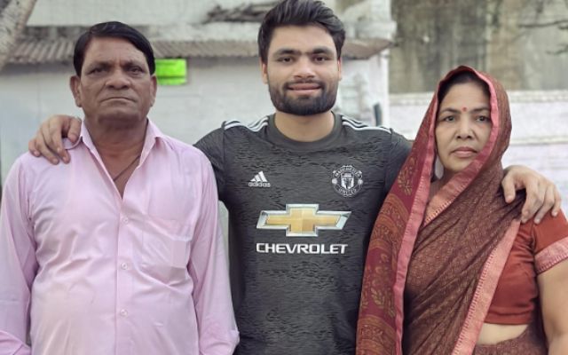 Rinku Singh With His Family (Image Credit- Instagram)