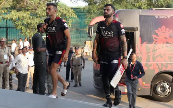 Harshal Patel and Virat Kohli. (Image Source: BCCI-IPL)