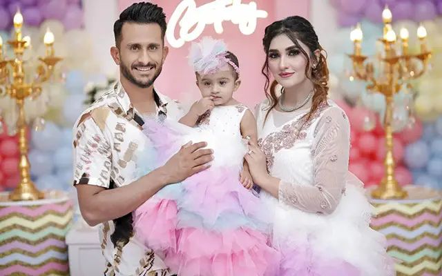 Hasan Ali with His Wife (Image Credit- Twitter)