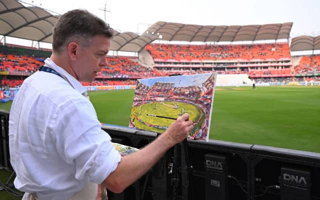 British sports painter Andy Brown (Pic Source-Twitter)