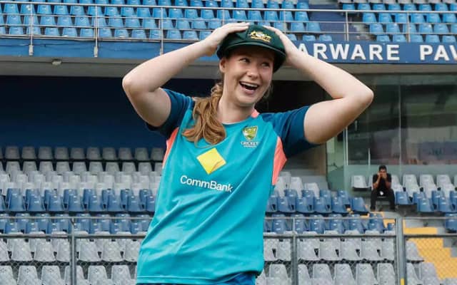 Lauren Cheatle (Pic Source-Twitter)