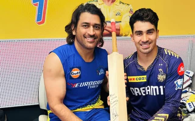 MS Dhoni and R. Gurbaz (Pic Source-X)