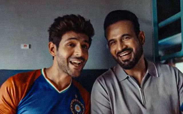 Kartik Aryan and Irfan Pathan (Pic Source-X)
