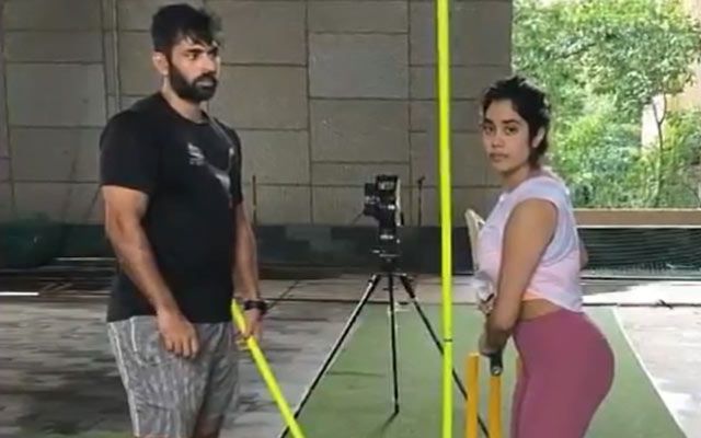 Janhvi Kapoor & Abhishek Nayar (Photo Source: X/Twitter)