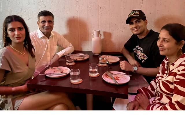 Shubman Gill With Family (Pic Source-Instagram)