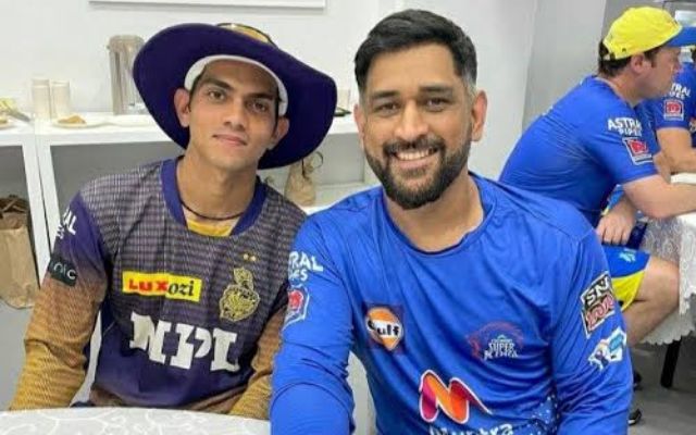 Kamlesh Nagarkoti and MS Dhoni (Image Credit- Twitter X)