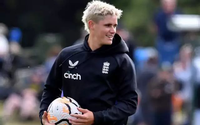 This English batsman’s luck shone after being bought by RCB in the mega auction, he got the ECB central contract. This English batsman’s luck shone after being bought by RCB in the mega auction, he got the ECB central contract.