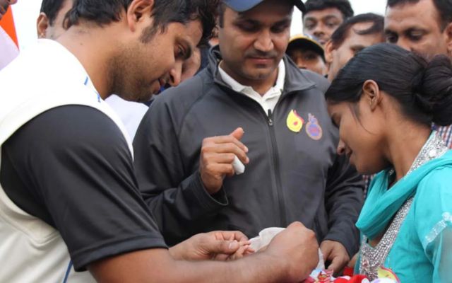 Suresh Raina and Virender Sehwag 2012 (Source UNICEF India)