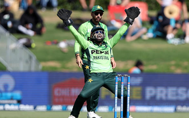 Mohammad Rizwan refuses to sign central contract with PCB (image via getty)
