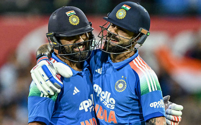 Virat Kohli and Rohit Sharma (image via getty)