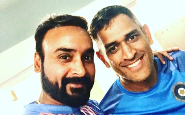 Amit Mishra and MS Dhoni (image via X)