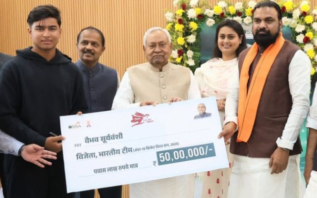 Vaibhav Sooryavanshi and Bihar CM Nitish Kumar (Image Credit- Twitter X)