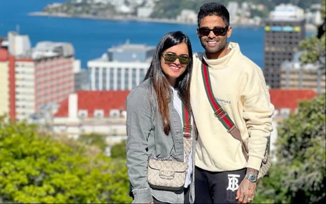 Suryakumar Yadav and Devisha Shetty (Image Credit- Twitter X)