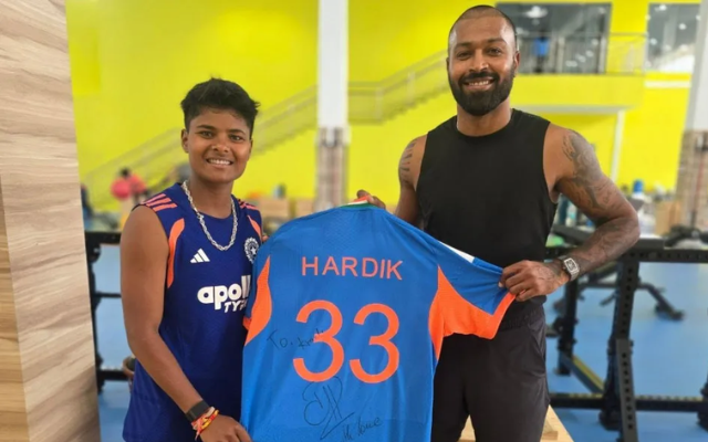 Kranti Gaud Meets Hardik Pandya at BCCI Centre of Excellence (image via X)