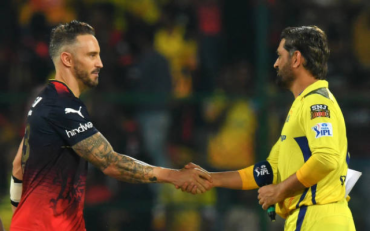 Faf du Plessis on MS Dhoni In-Match Instincts and Calm Captaincy (image via getty)